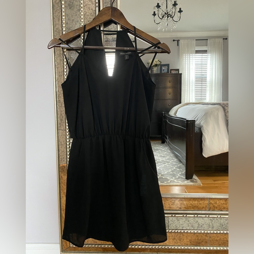 Banana Republic Mini Dress With Double Spaghetti Straps with POCKETS 👏🏼